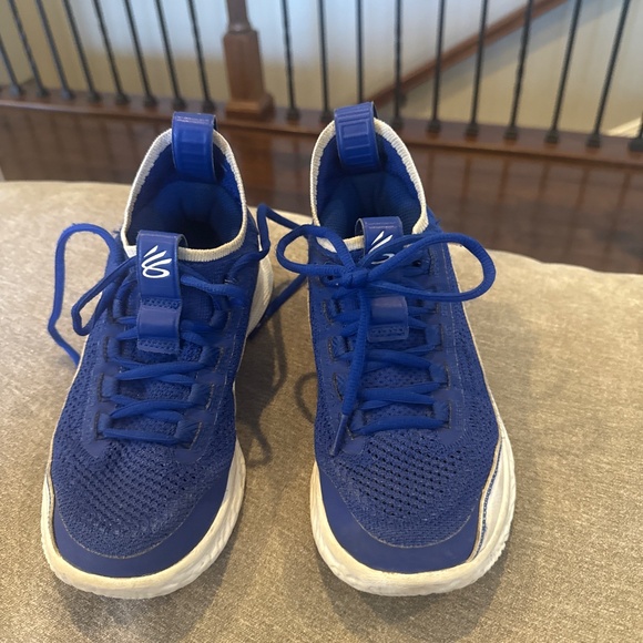 Under Armour Curry 10 (UA Flow Curry 10) – GS / Youth version in the Royal Blue/ - Picture 2 of 6